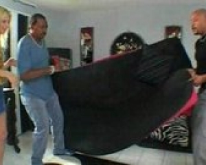 Kicsi cicis szőke csajszi